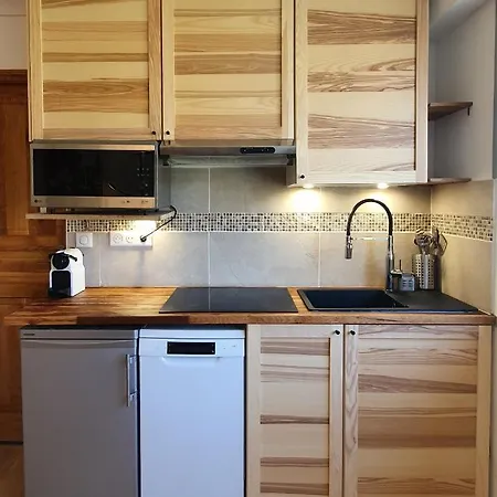 Edelweiss Apartment *